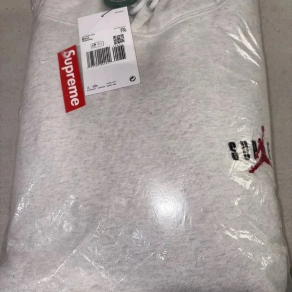 Supreme x Jordan Hoodie - Picture 1 of 4